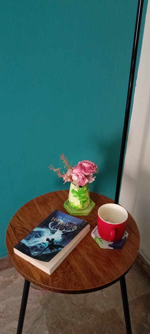 Side view showing lamp height and compact table shelf design