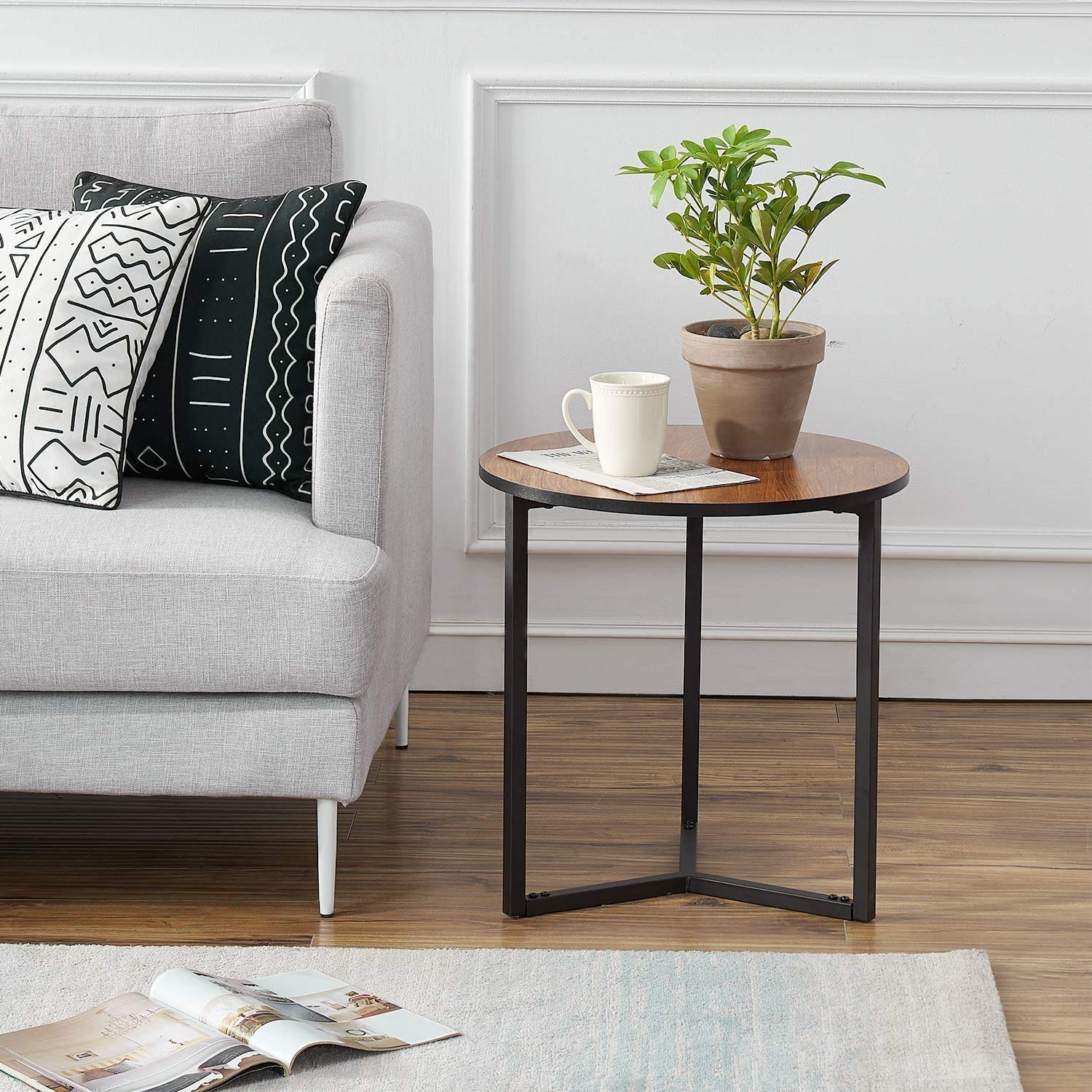 MetalX round side table – real world front angle